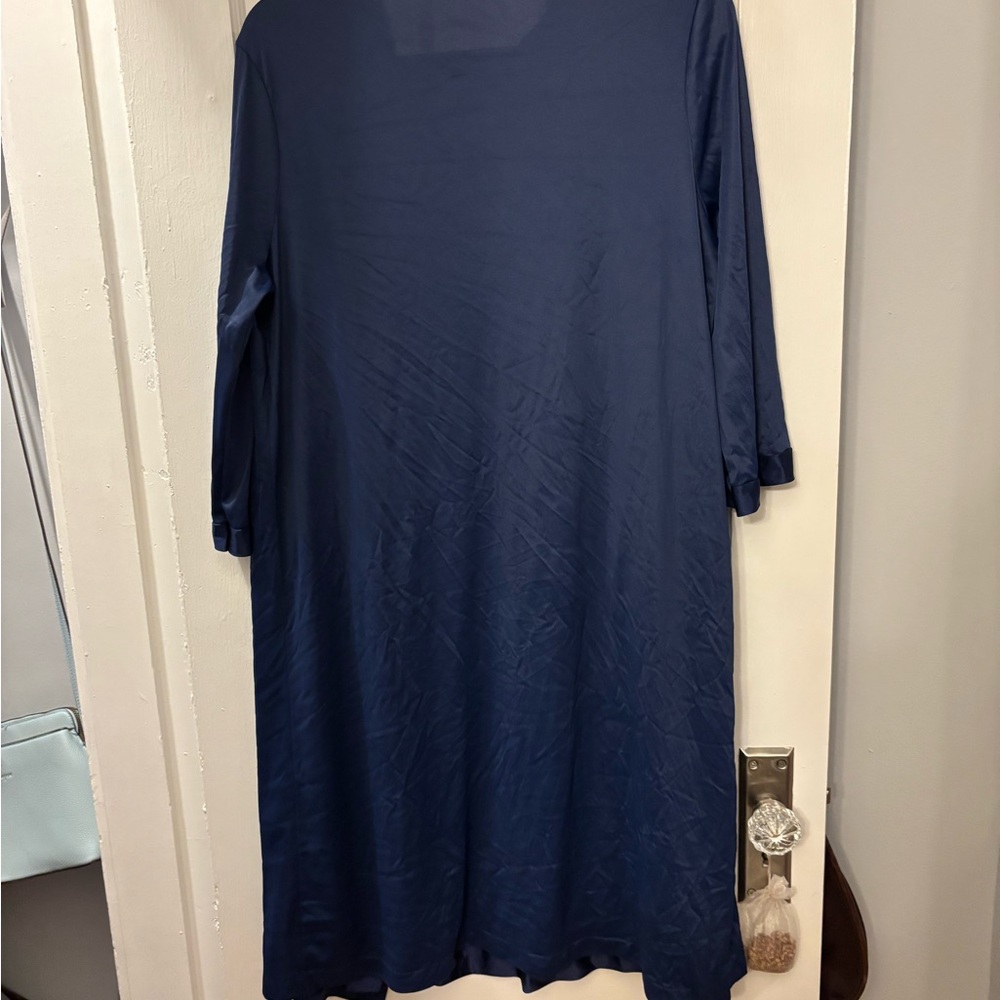 Elegant Vanity Fair Navy nightgown and robe - Picture 3 of 6
